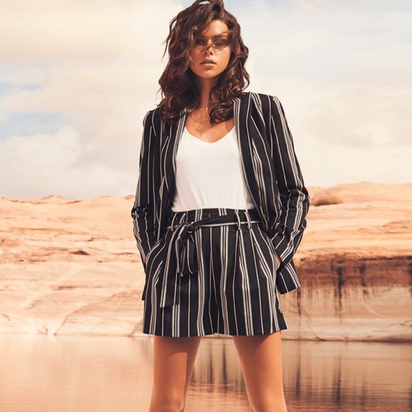 VINCE CAMUTO Striped Oversized Tailored Blazer - Size 10 / NWT - Picture 1 of 11
